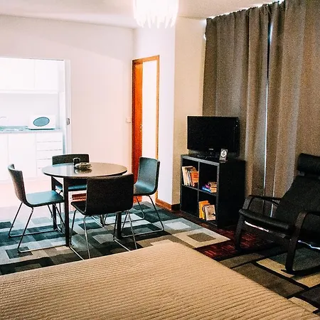 Arts In Pina Apartment
